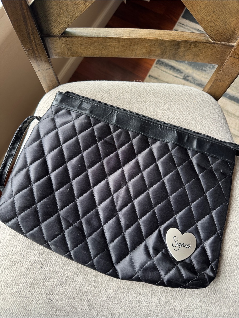 Sigma Beauty Black Quilted Travel Bag